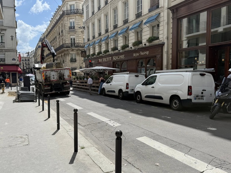 Au Petit Riche French restaurant in Paris