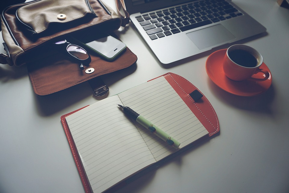 Pros and Cons of Running an Online Business Pros and Cons of Running an Online Business